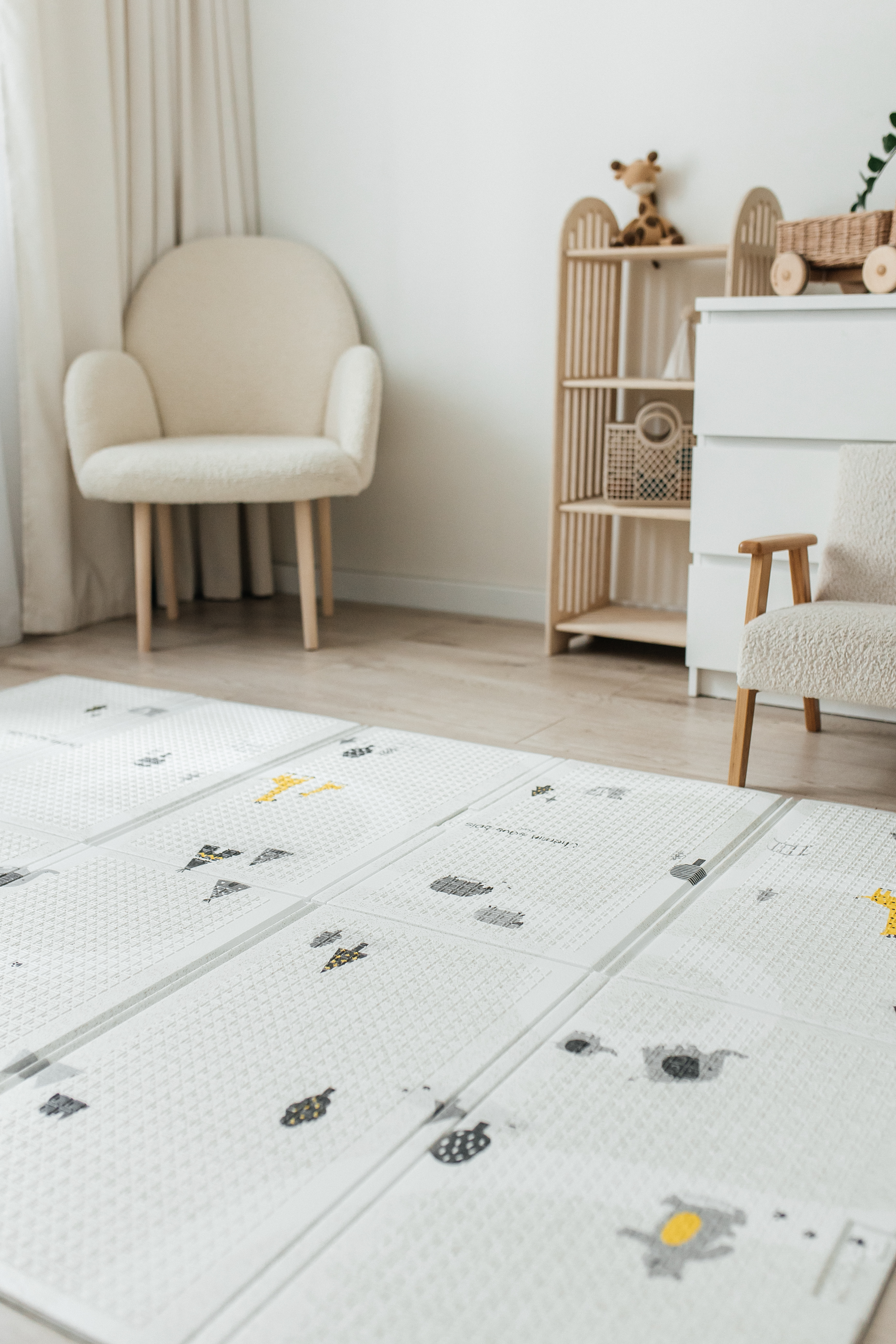 Видео Портативный коврик Portable 140x200x1см, Лесные тропинки