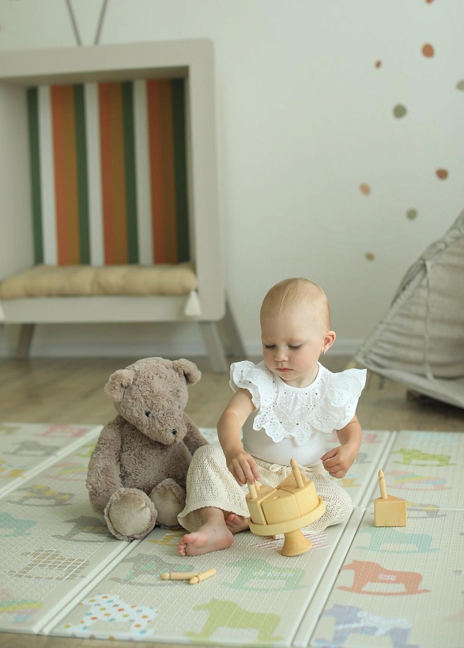 Фото 1 Портативный коврик Portable 140x200x1 см, Деревянные лошадки